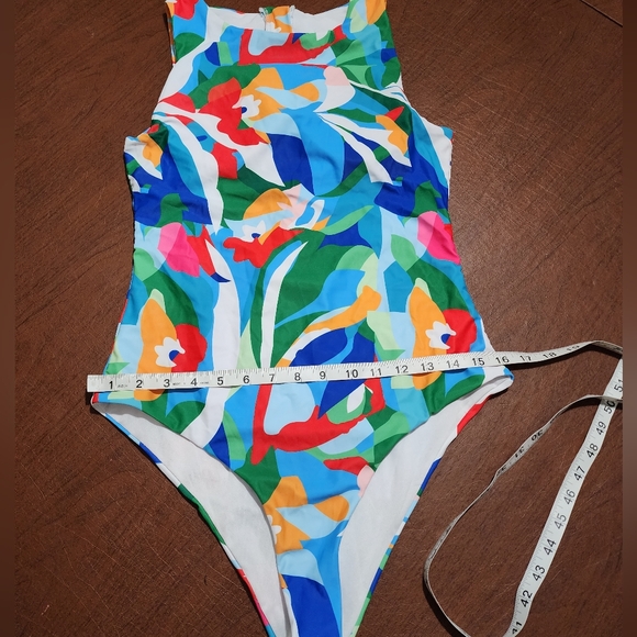 NWOT ... Vibrant Floral One Piece Swimsuit - Picture 4 of 8